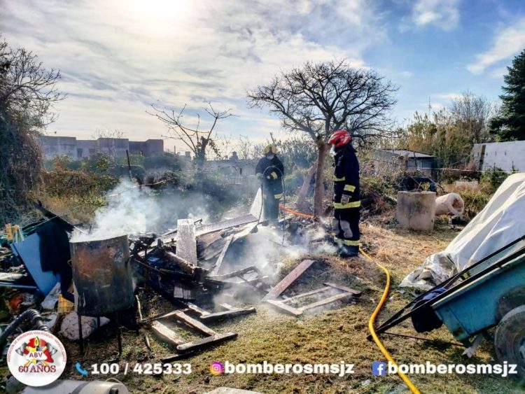 Dos salidas de Bomberos por incendios de pastos y basuras