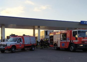 Autopista: principio de incendio en la cabina de un camión