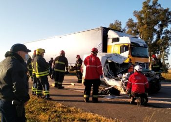 Autopista: Accidente por alcance, Camión y utilitario