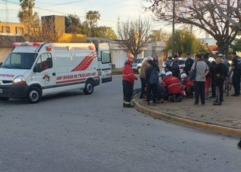 Colisionó bicicleta con automóvil