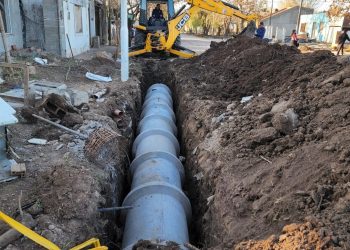 Canal en calle Bolivia