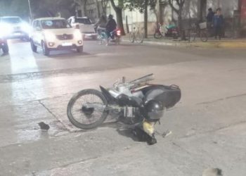 Leones: Accidente auto – moto con lesiones graves (fractura de fémur derecho)