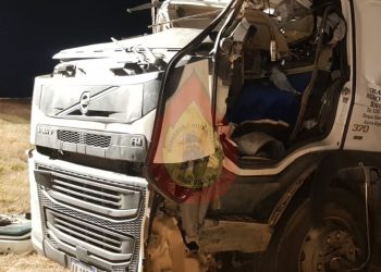 Bell Ville: Vuelco en solitario de camión Volvo km 499