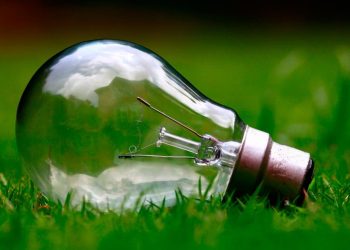 Maratón de ideas para resolver desafíos en el servicio de energía eléctrica