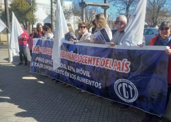 Siguen las movilizaciones docentes