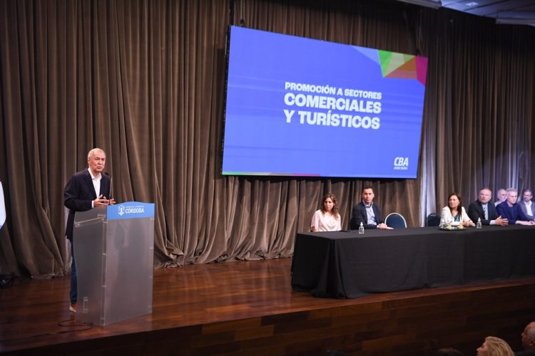 Schiaretti: «Córdoba está cambiando rebaja de impuestos por creación de puestos de trabajo»