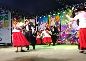 Centro de Arte Nativo Yaraví, en el 11º Encuentro Latinoamericano del Canto y las Danza Folklóricas