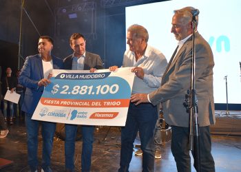 Villa Huidobro: La Provincia entregó aporte para la Fiesta Provincial del Trigo