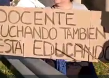 Docentes siguen en lucha