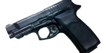 BALLESTEROS: UN MENOR ES DETENIDO POR LA POLICÍA CON UN ARMA RÉPLICA