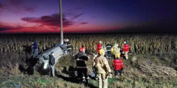 Vuelco de auto en solitario sobre ruta 12