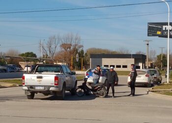 Accidente camioneta-moto en Bismarck y Lardizabal