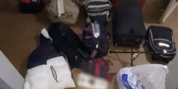 Quien mal anda, mal acaba