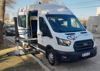 CE.CA.L.: la nueva unidad ya cuenta con la plataforma elevadora de pasajeros con discapacidad motriz