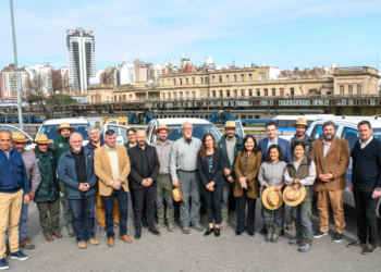 Puesta en valor de Áreas Naturales: guardaparques recibieron cinco camionetas