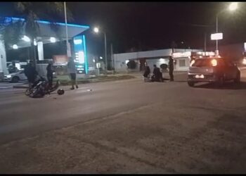 Accidente auto-moto en Paula Albarracín y Ruta nº 9