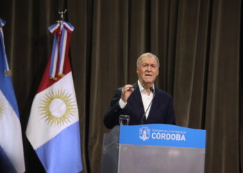 Schiaretti anunció fortalecimiento económico de programas de empleo, hábitat y sociales