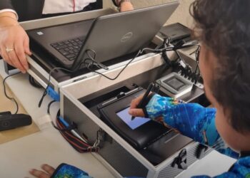 Operativo DNI con la valija móvil del Registro Civil