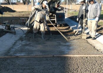 Las cuadrillas de bacheo trabajan en distintos puntos de la ciudad