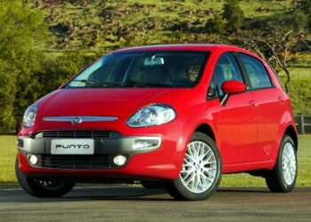 Robaron un Fiat Punto del FASTA y lo encontraron en un pajonal