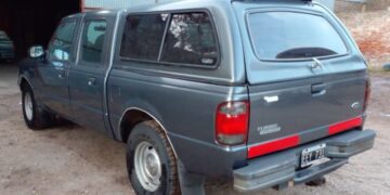 Leones: robaron una camioneta Ford Ranger con cúpula gris oscuro y vidrios polarizados