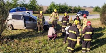 Autopista Córdoba-Rosario km 434: despiste en solitario de un Ford Focus
