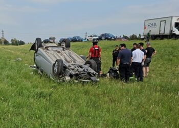 Autopista Córdoba-Rosario: vuelco en el km. 302 con tres ocupantes marcosjuarenses