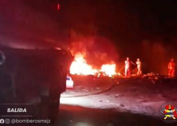 Incendio de residuos en el predio La Cantera