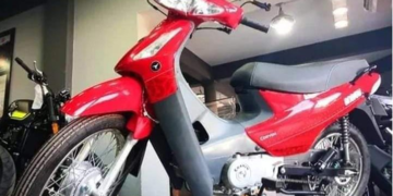 Robaron una Corven roja en Azcuénaga y Rivadavia