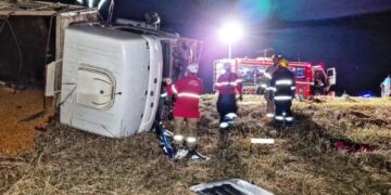 Fatal accidente en Ruta 12: colisión frontal entre un auto y un camión
