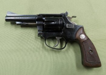 Control vehicular en Autopista Córdoba-Rosario km 410: imputado por portar arma de fuego de uso civil condicional, con documentación vencida