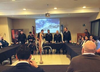 Acercamiento de la cúpula policial, en una mesa de trabajo, con los intendentes y autoridades judiciales