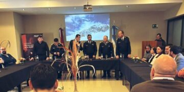 Acercamiento de la cúpula policial, en una mesa de trabajo, con los intendentes y autoridades judiciales