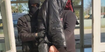 FPA: detuvo en la Terminal de Ómnibus de Marcos Juárez, a un masculino que comercializaba cocaína en Noetinger