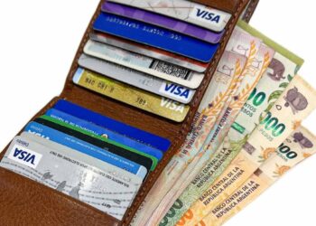 Robo de documentación y dinero, del interior de una camioneta