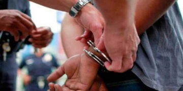 Dos aprehendidos en circunstancias de violación de medidas restrictivas