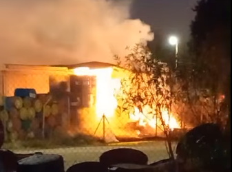 Monte Maíz: importante incendio y explosiones de tambores con aceite, en INGERSOLL