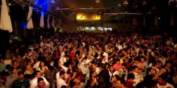 Resistencia a la autoridad y lesiones leves calificadas, en evento bailable