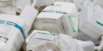 Marcos Juárez: derrame de agroquímicos en Ruta N 9, en la rotonda de Bertotto Boglione