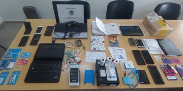 Leones: dos mujeres demoradas por estafas, una de ellas empleada de un banco