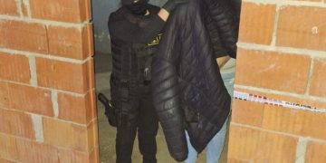 General Roca: FPA detuvo a una mujer por usar a su hijo para vender cocaína