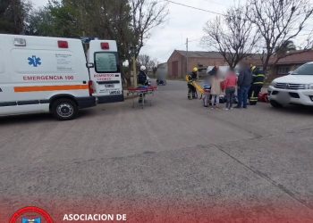 Leones: un accidente entre una camioneta y una moto dejó un herido