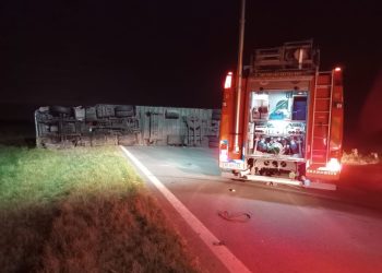 Carcaraña: volcó un camión y el tránsito estuvo cortado por varias horas