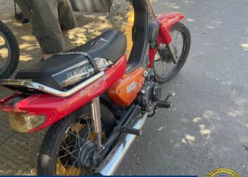 Leones: una mujer herida tras caer de su motocicleta