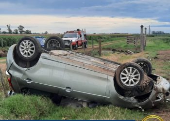 Leones: dos heridos tras un siniestro de un auto en camino rural
