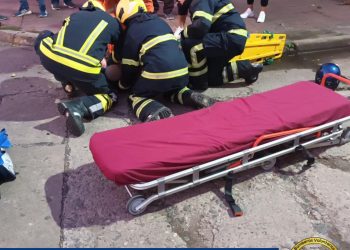 Leones: un herido tras un choque entre auto y moto