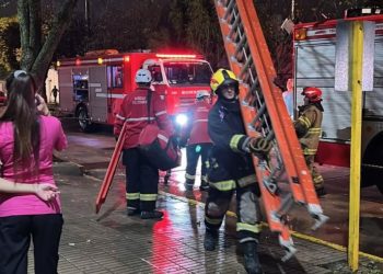 Salida de bomberos por un incendio en el Sanatorio Sudeste