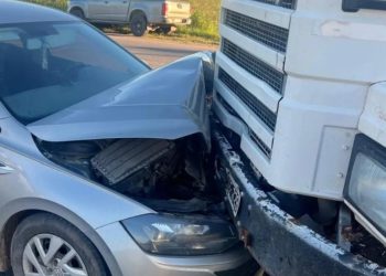 Un camión chocó con un automóvil en el cruce de rutas 3 y 11