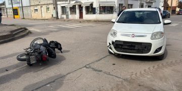 Bell Ville: dos heridos tras chocar una moto con un automóvil
