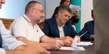 General Roca recibió aportes y avanza el minibús regional hacia Villa María